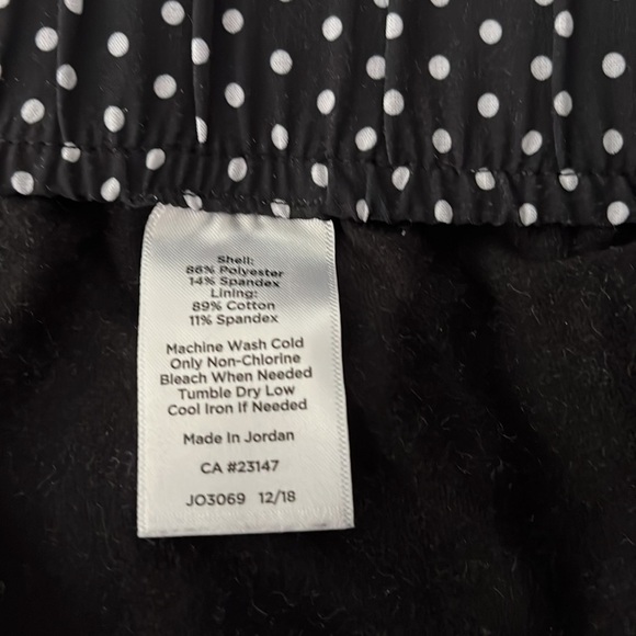 NWOT Talbots Women’s black and white skort with pockets, size large. - Picture 6 of 8